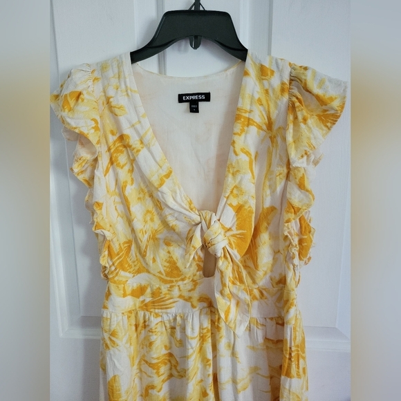 Express Yellow Gold Printed Flutter Sleeve Tie Front Midi Linen-Blend Dress Sz S - Picture 3 of 9